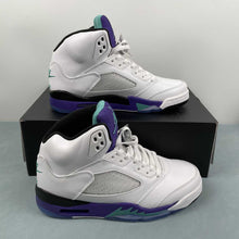 Cargar imagen en el visor de la galería, Air Jordan 5 Retro Grape White Purple HQ7979-100