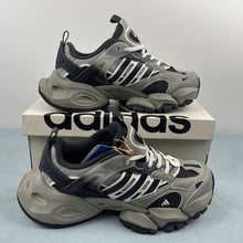 Cargar imagen en el visor de la galería, Adidas XLG Runner Deluxe Silver Pebble Carbon Ivory JR8078