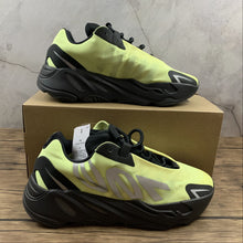 Cargar imagen en el visor de la galería, Adidas Yeezy Boost 700 MNVN Phopho FV4443