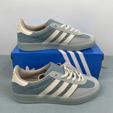 Cargar imagen en el visor de la galería, Adidas Gazelle Indoor Supplier Colour Wonder White Supplier Colour JR8852