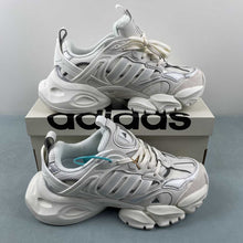 Cargar imagen en el visor de la galería, Adidas XLG Runner Deluxe Core White IH7795