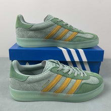 Cargar imagen en el visor de la galería, Adidas Gazelle Indoor Hazy Green Crew Yellow Preloved Green IG6783
