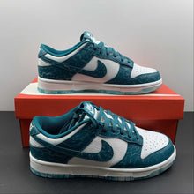 Cargar imagen en el visor de la galería, SB Dunk Low Ocean Summit White Bright Spruce DV3029-100