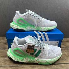 Cargar imagen en el visor de la galería, Adidas Day Jogger Boost Cloud White Green FW4848