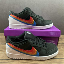 Cargar imagen en el visor de la galería, Polaroid x SB Dunk Low Black Multicolor DH7722-001
