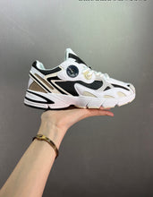 Cargar imagen en el visor de la galería, Adidas Astir Cloud White Core Black Cream White GY9549
