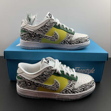 Cargar imagen en el visor de la galería, SB Dunk Low Doernbecher Zoe White Black Green Yellow DR7305-100