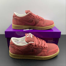 Cargar imagen en el visor de la galería, SB Dunk Low Adobe Red Gum DV5429-600