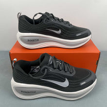 Cargar imagen en el visor de la galería, Nike Zoom Vomero PLUS Anthracite Wolf Grey Summit White HV8150-008