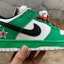 Cargar imagen en el visor de la galería, SB Dunk Low Heineken Classic Green Black White Red 304292-302