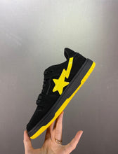 Cargar imagen en el visor de la galería, BAPE Sk8 STA Black Electric Yellow