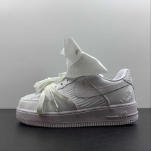 Cargar imagen en el visor de la galería, Air Force 1 07 Low Bow Triple White DV4244-111