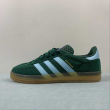 Cargar imagen en el visor de la galería, Adidas Gazelle Indoor Collegiate Green Hazy Sky Victory Gold IG9979