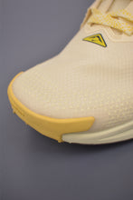 Cargar imagen en el visor de la galería, Nike Reactx Pegasus Trail 5 GTX Next Nature Alabaster Saturn Gold FQ0908-700