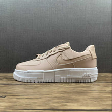 Cargar imagen en el visor de la galería, Air Force 1 PIXEL Particle Beige Black White CK6649-200