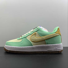 Cargar imagen en el visor de la galería, Air Force 1 07 Low Pinapple Green Glow Coconut Milk Metallic Gold CZ0268-300