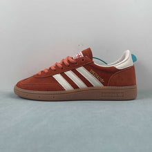 Cargar imagen en el visor de la galería, Adidas Handball Spezial Aged Red IG6191