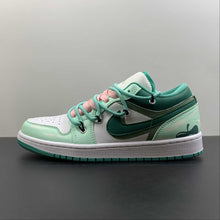 Cargar imagen en el visor de la galería, Air Jordan 1 Low White New Emerald-White DC0774-132