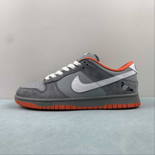 Cargar imagen en el visor de la galería, Jeff Staple x Dunk SB Low Staple NYC Pigeon Medium Grey White Dark Grey 304292 011