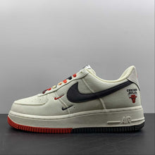Cargar imagen en el visor de la galería, Air Force 1 07 Low Beige Dark Grey Red Chicago NA2022-006