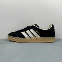 Cargar imagen en el visor de la galería, Adidas Gazelle Indoor Core Black Cream White Gum JS1412