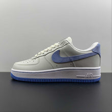 Cargar imagen en el visor de la galería, Air Force 1 Low LXX Summit White University Blue DX1193-100