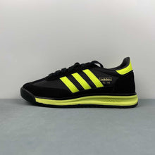 Cargar imagen en el visor de la galería, Adidas SL 72 RS Core Black Solar Yellow Gold Metallic IG4647