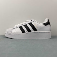 Cargar imagen en el visor de la galería, Adidas Superstar XLG Cloud White Core Black Gold Metallic IF9995