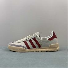 Cargar imagen en el visor de la galería, Adidas Jeans Chalk White Sand Strata Collegiate Burgundy GY7437