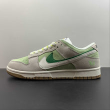 Cargar imagen en el visor de la galería, SB Dunk Low SE 85 Grey Green Brown DO9457-116
