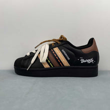 Cargar imagen en el visor de la galería, Adidas Superstar 2 Delicious Crab Roe Burger JH9977