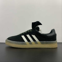 Cargar imagen en el visor de la galería, Adidas Samba Kith Clarks 8th Street Shadow Green White ID7299