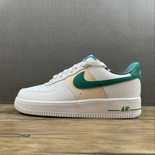 Cargar imagen en el visor de la galería, Air Force 1 Low EMB White Malachite Pearl White DM0109-100