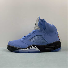 Cargar imagen en el visor de la galería, Air Jordan 5 Retro UNC University Blue Black White DV1310-401