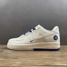 Cargar imagen en el visor de la galería, Air Force 1 07 Low Minnesota Timberwolves Rice White Dark Blue ML5801-501