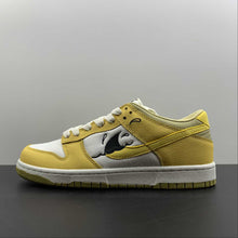 Cargar imagen en el visor de la galería, SB Dunk Low Sun Club White Yellow DV1681-100