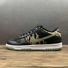 Cargar imagen en el visor de la galería, SB Dunk Low Crazy Camo Black Multi Olive DH0957-001