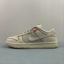 Cargar imagen en el visor de la galería, SB Dunk Low Light Orewood Brown Pale Ivory DV0834-100