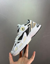 Cargar imagen en el visor de la galería, Adidas Astir Cloud White Core Black Cream White GY9549