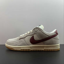 Cargar imagen en el visor de la galería, SB Dunk Low Beige Wine Red HC0808-100