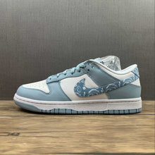 Cargar imagen en el visor de la galería, SB Dunk Low Essential Paisley Pack Worn Blue White DH4401-101