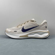 Cargar imagen en el visor de la galería, Nike Journey Run Pale Ivory Dark Raisin FJ7765-106