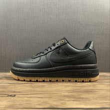 Cargar imagen en el visor de la galería, Air Force 1 Low Luxe Black Gum Brown DB4109-001