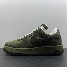 Cargar imagen en el visor de la galería, Louis Vuitton Trainer Snaker x Air Force 1 Green Camo LK0229