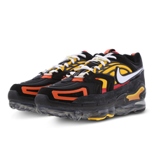 Cargar imagen en el visor de la galería, Air VaporMax Evo Black Red Orange DB0159-001