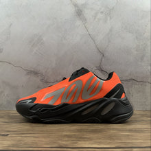 Cargar imagen en el visor de la galería, Adidas Yeezy Boost 700 MNVN Orange FV3258