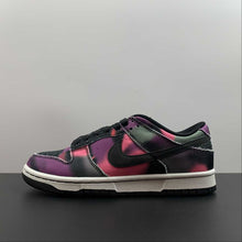 Cargar imagen en el visor de la galería, SB Dunk Low Graffiti Pink Purple Black DM0108-002