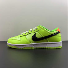 Cargar imagen en el visor de la galería, SB Dunk Low Glow in the Dark Venom Green Black Glow FJ4610-702