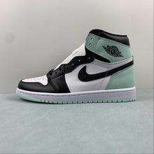Cargar imagen en el visor de la galería, Air Jordan 1 Retro High OG NRG White Igloo Black 861428 100