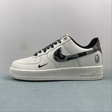 Cargar imagen en el visor de la galería, Air Force 1 07 Low BAPE Off White Grey PF9055-761